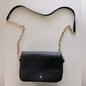 Tory Burch Robinson Adjustable chain crossbody.